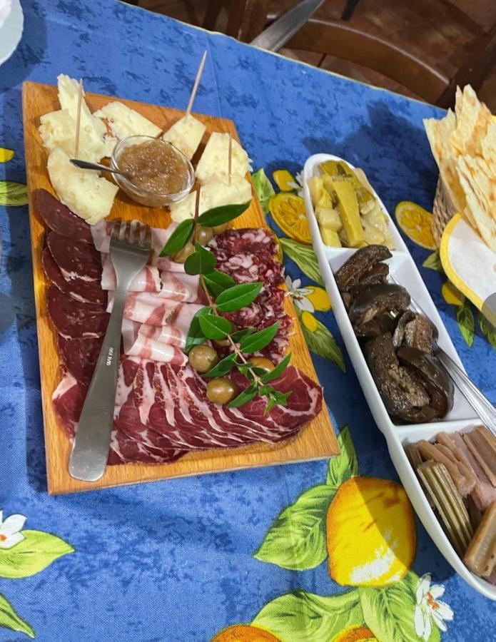 Agriturismo Cugumia Thiesi ภายนอก รูปภาพ